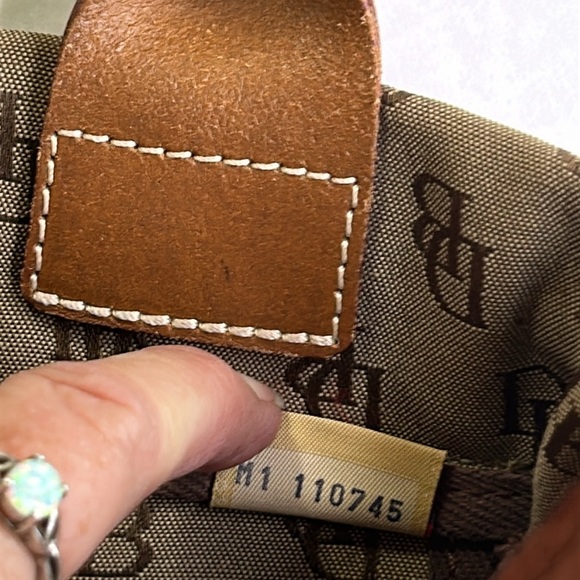 AUTHENTIC DOONEY & BOURKE BROWN / TAN CANVAS & LEATHER TRIM VINTAGE HAND  BAG - Picture 10 of 16